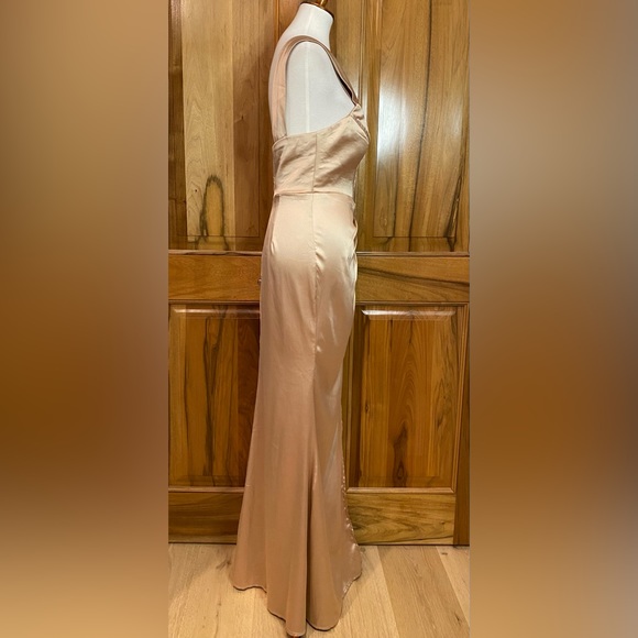 Fashion Nova - Champagne Satin Corset-Bodice Full-length Formal Gown, M - Picture 8 of 14